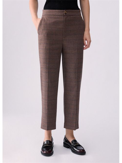 Pantaloni a sigaretta